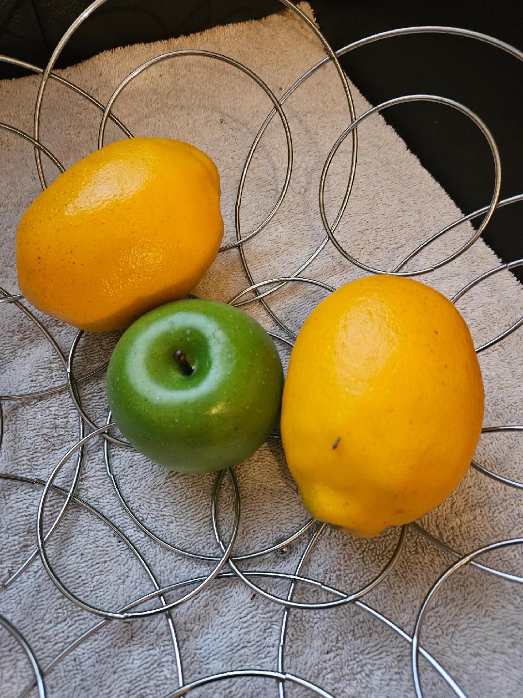 Decorative Metal Fruit Bowl image indicator(4)