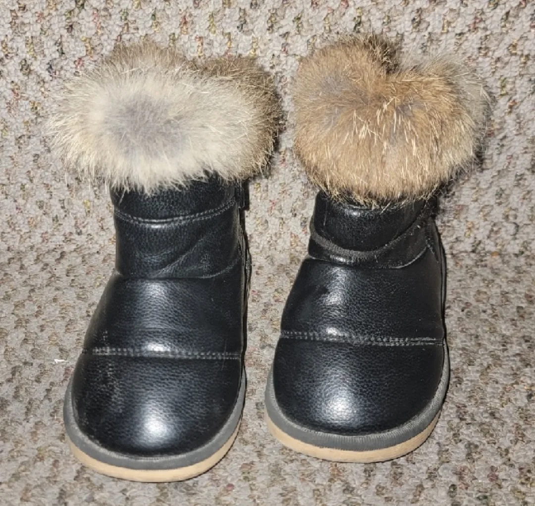 Todle Black Leather Boots with Fur Trim size 8 image indicator(3)