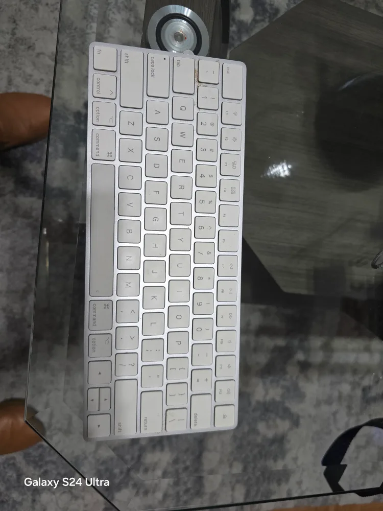 Apple Magic Keyboard - White thumbnail