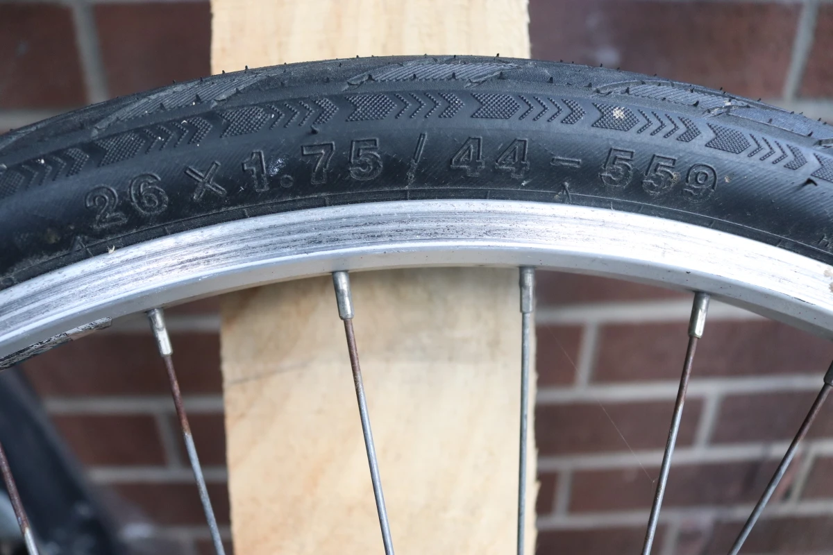 26" aluminum bike wheel and tire - photo 3