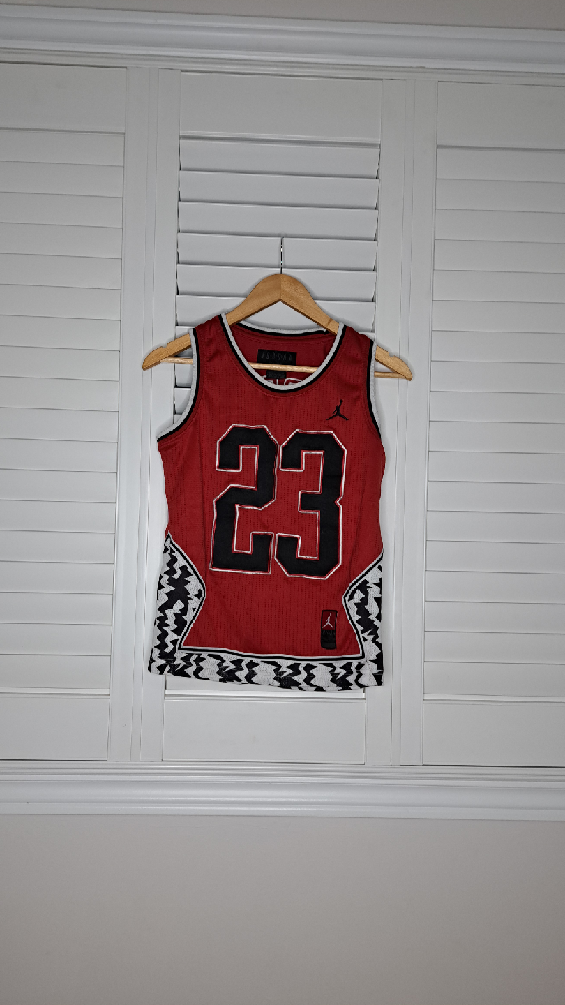 Jordan 23 Basketball Jersey - Kids Size M