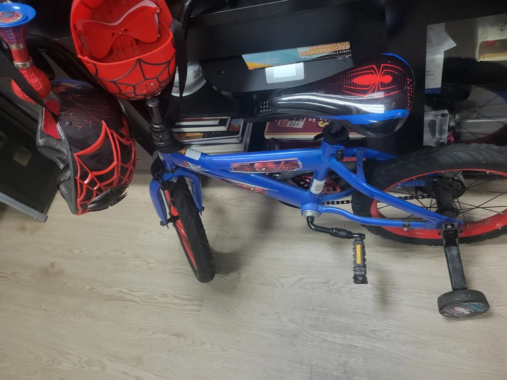 Spider-Man Kids' Bike with Helmet