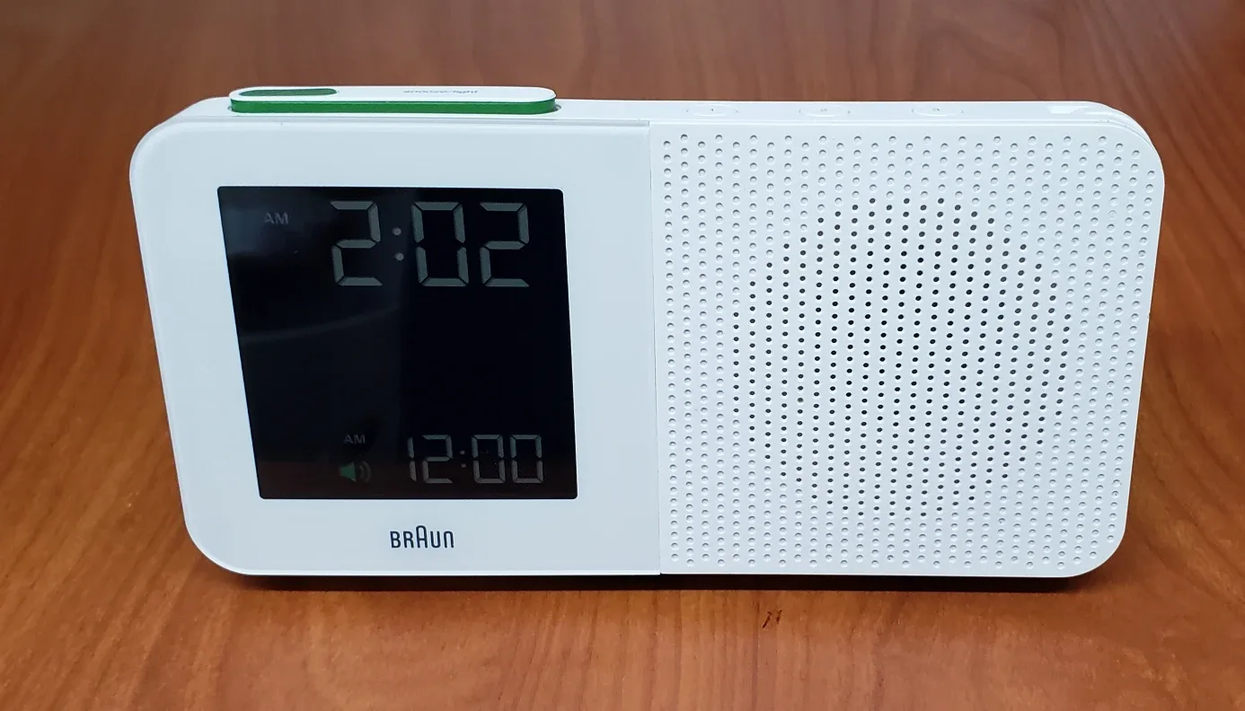 Braun Digital AM/FM Radio Alarm Clock - BNC010WH-SRC image indicator(2)
