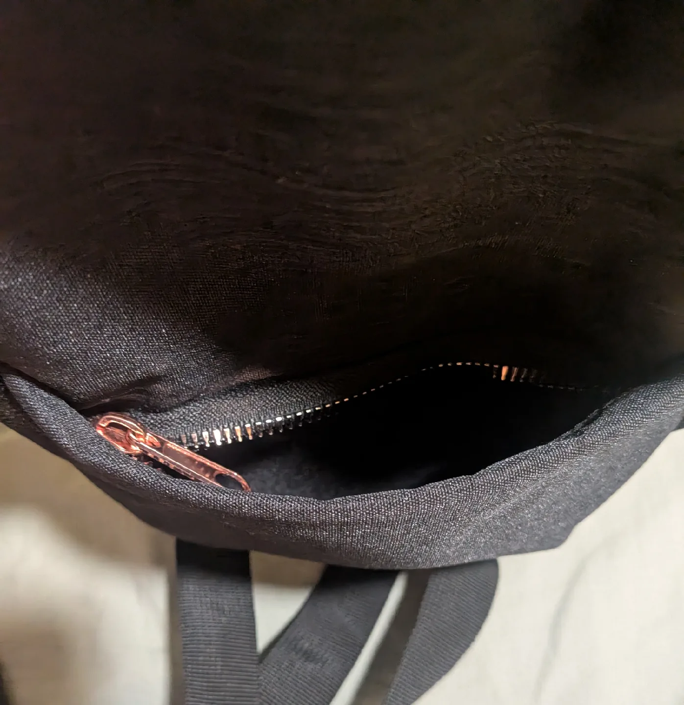 Zella mini black backpack image indicator(4)