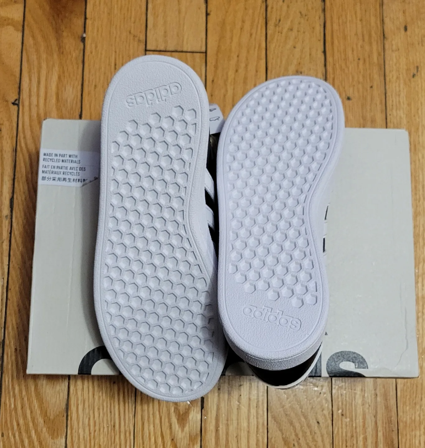 Adidas Grand Court 2.0 K - Size 2 Youth - New in Box image indicator(3)