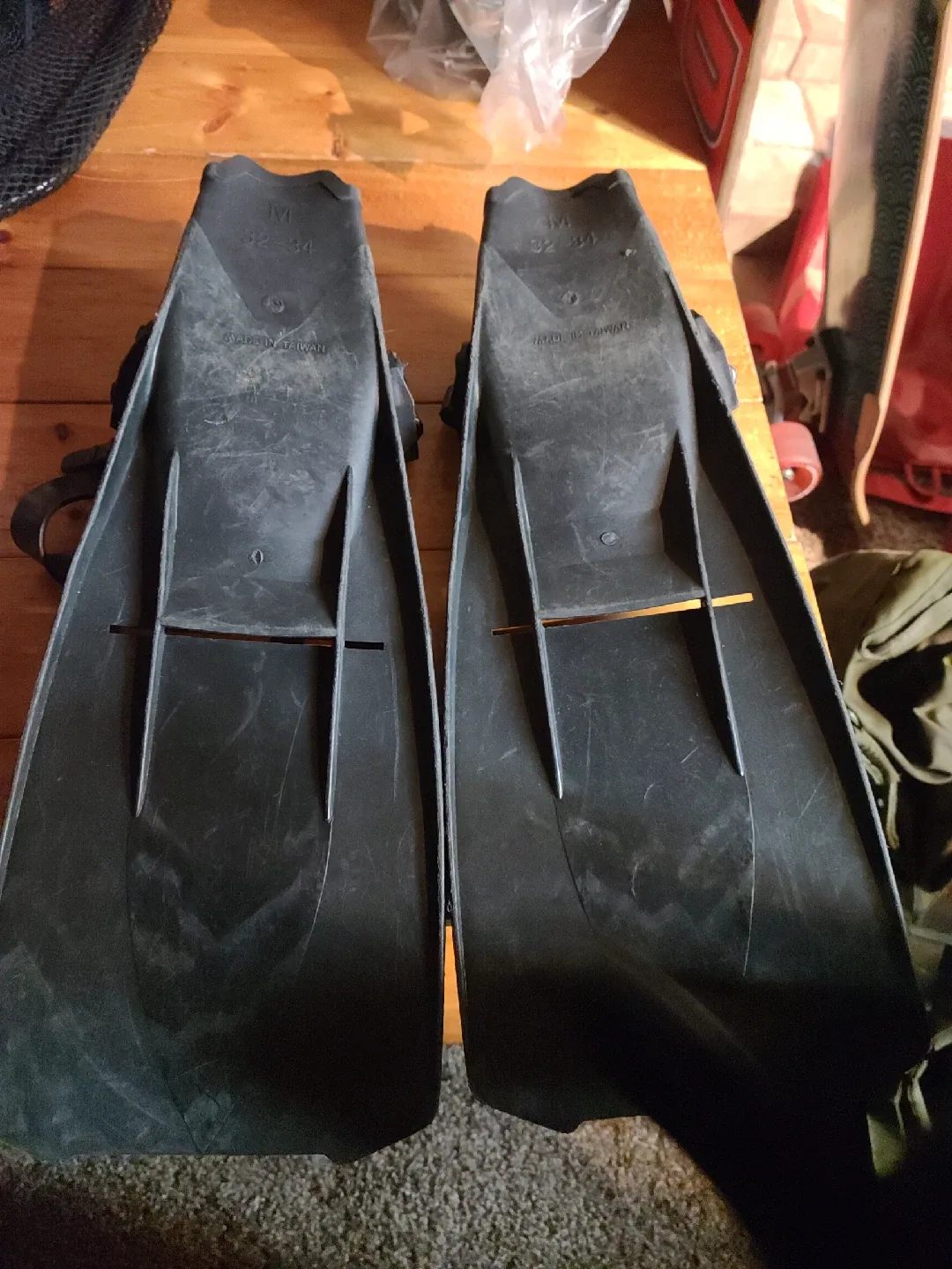 IST Fins - Size M (32-34) image indicator(2)