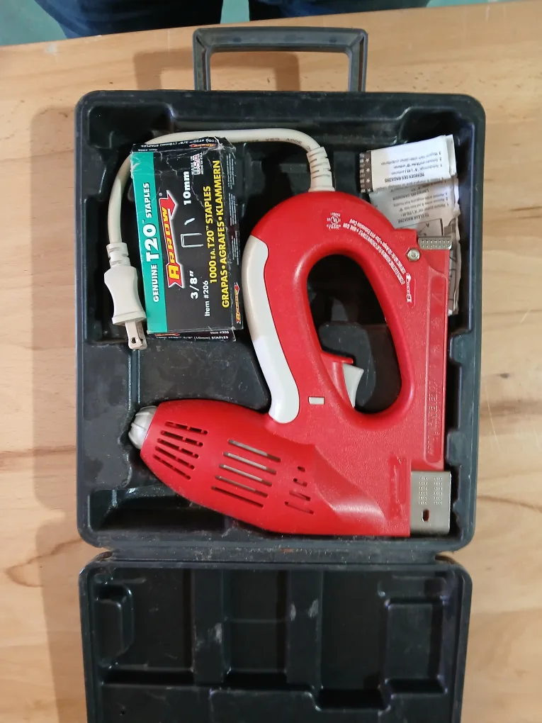 Arrow ET200 Electric Staple Gun w/ Case thumbnail