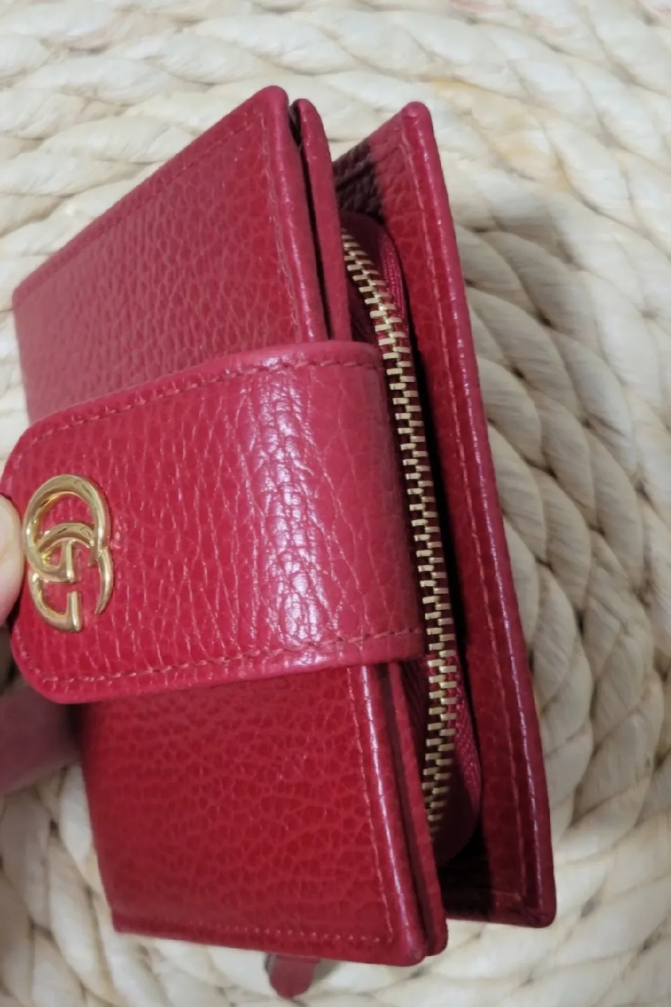 Gucci Red Leather Wallet image indicator(3)
