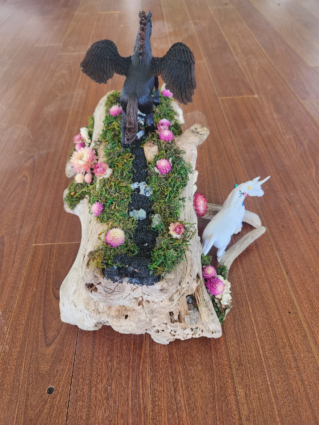 Handmade Pegasus and Unicorn Diorama image indicator(4)