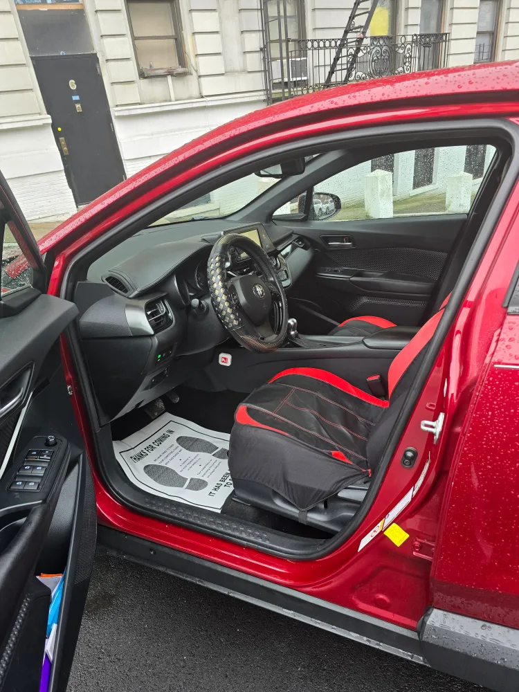 Red Toyota C-HR Hatchback image indicator(4)