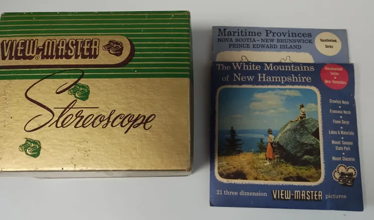 Vintage View-Master Stereoscope with Reels & Box image indicator(2)