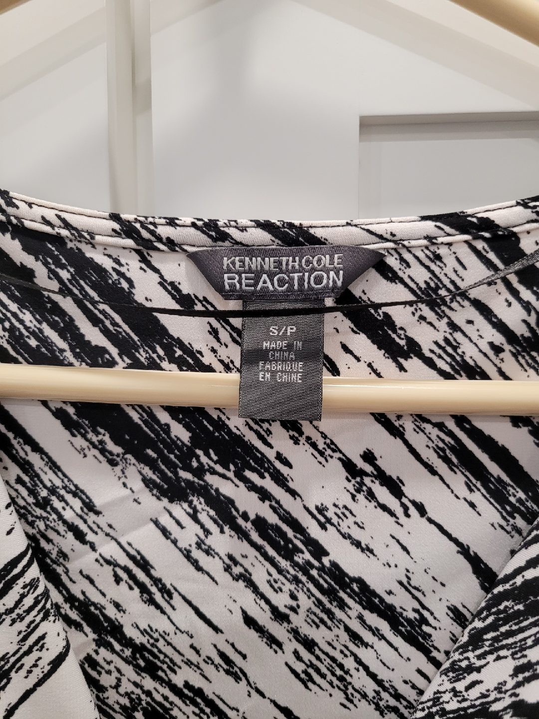 Kenneth Cole Reaction Blouse - Size S/P - photo 2