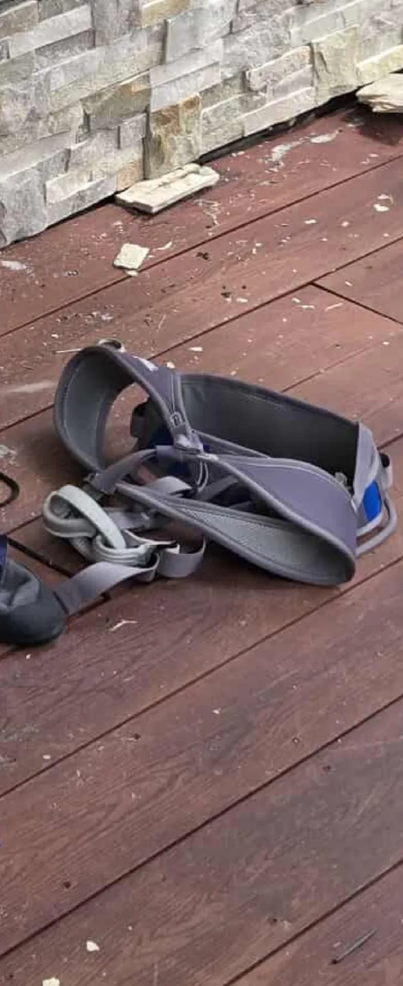 Climbing Shoes (Size 8.5, 10, 11)+ 2 harnesses size xs and xl image indicator(6)