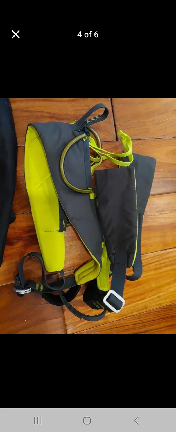 Climbing Shoes (Size 8.5, 10, 11)+ 2 harnesses size xs and xl image indicator(8)