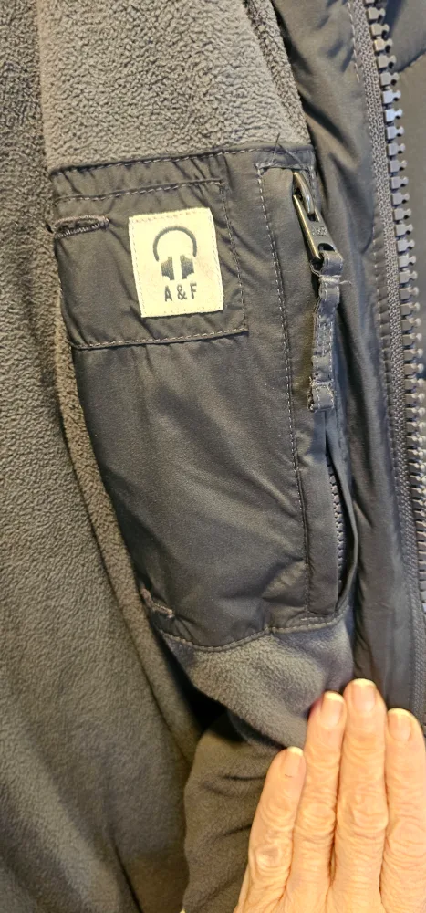 Abercrombie & Fitch Puffer Jacket - Size S image indicator(6)