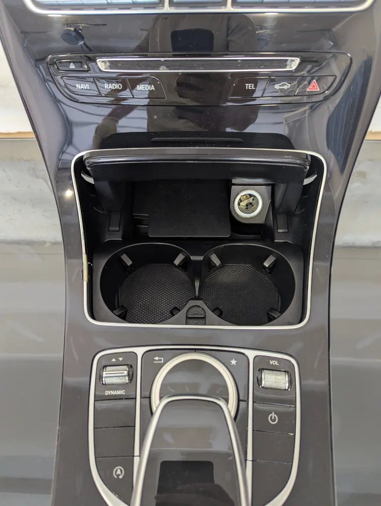 Mercedes W205 Piano Black Center Console image indicator(2)