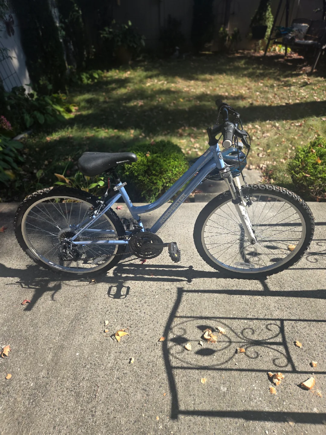 Ladies' Schwinn Frontier Mountain Bike image indicator(2)