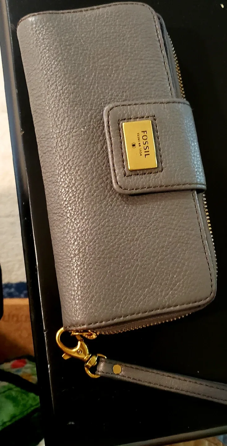 Fossil Grey Leather Wallet image indicator(2)