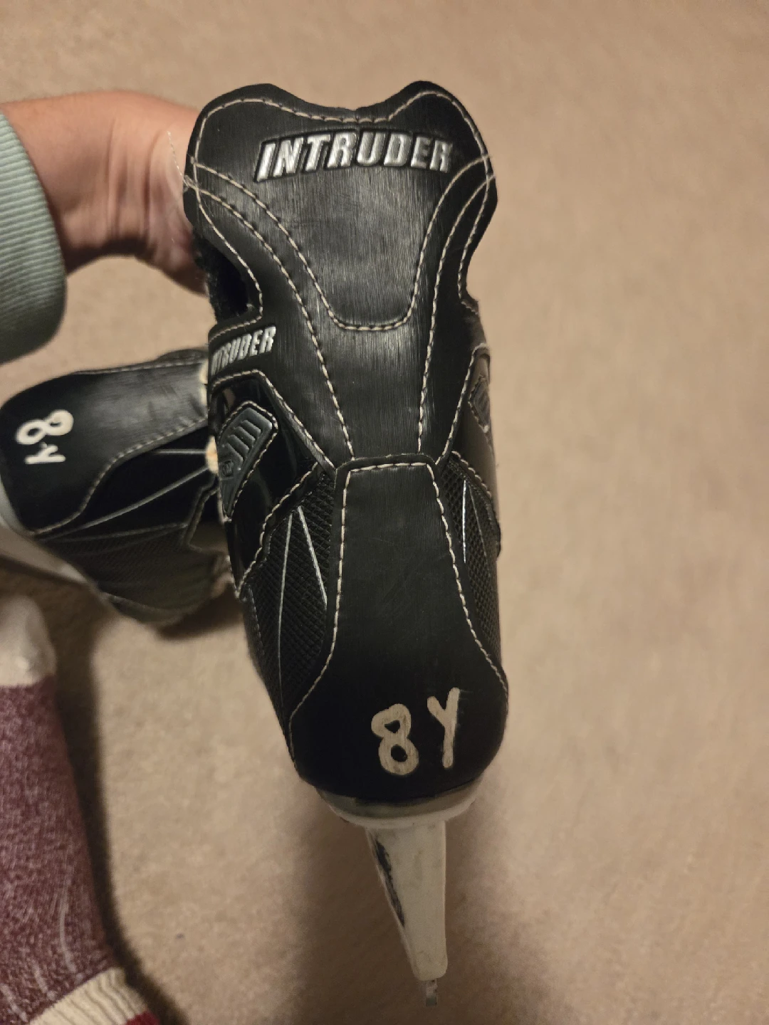 Youth Size 8Y Hockey Skates - photo 2
