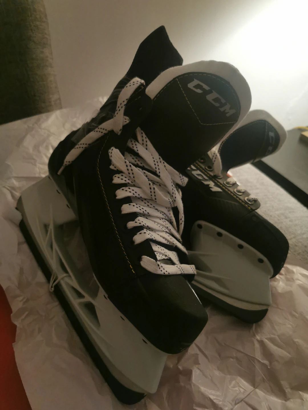 CCM Tacks 9350 Ice Hockey Skates - Size 10 - photo 4