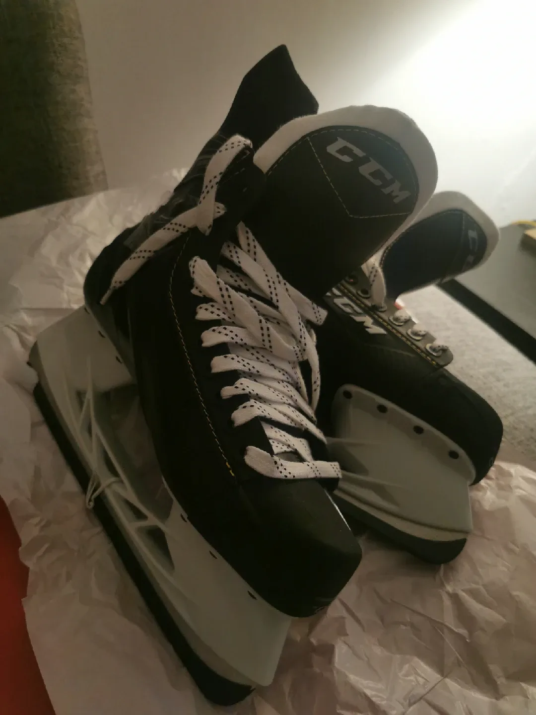 CCM Tacks 9350 Ice Hockey Skates - Size 10 image indicator(4)