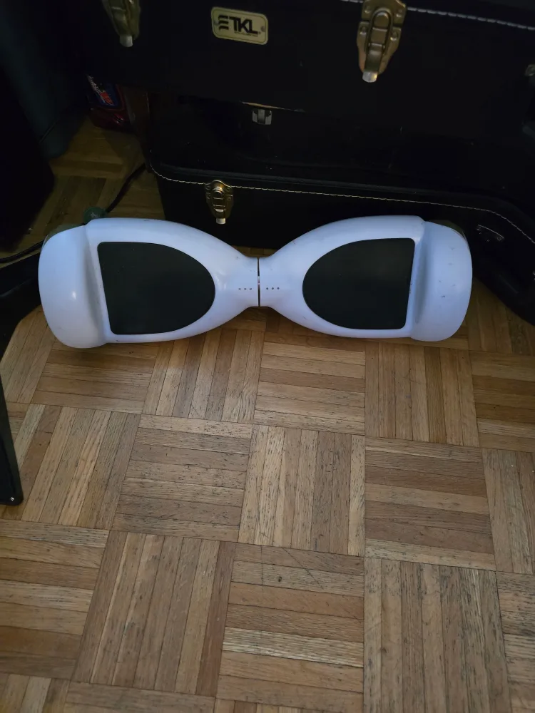 Hoverboard with Yobbey Seat Attachment image indicator(2)