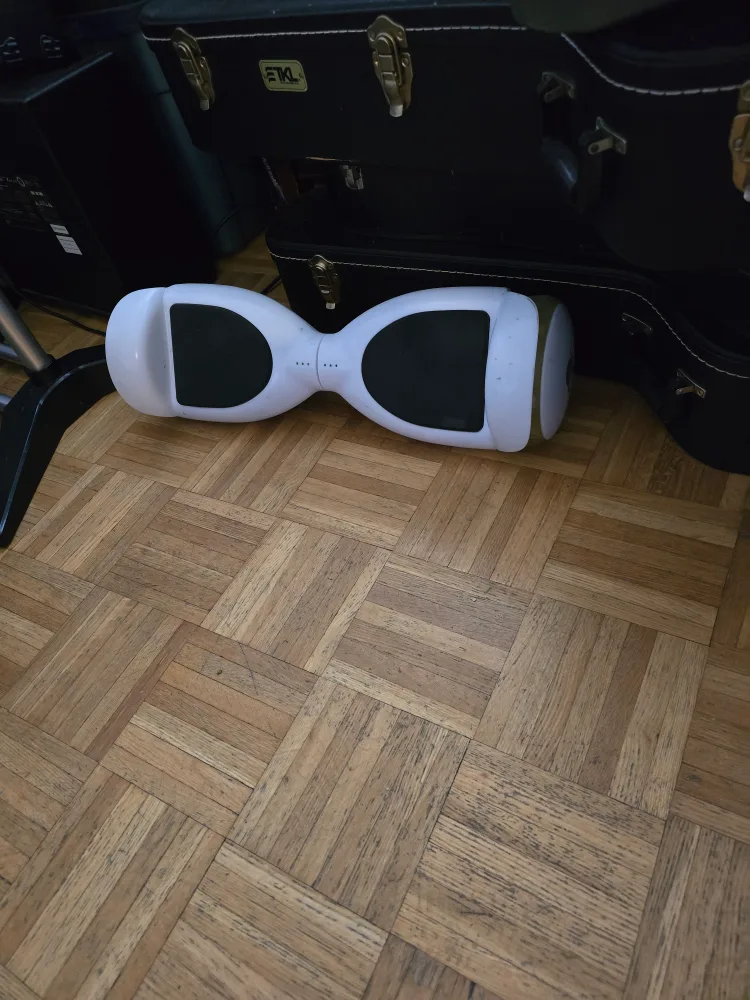 Hoverboard with Yobbey Seat Attachment image indicator(3)