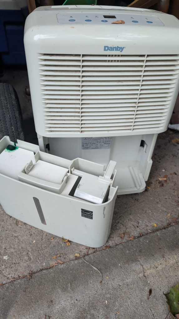 Danby Dehumidifier - Great for Damp Spaces! - photo 4