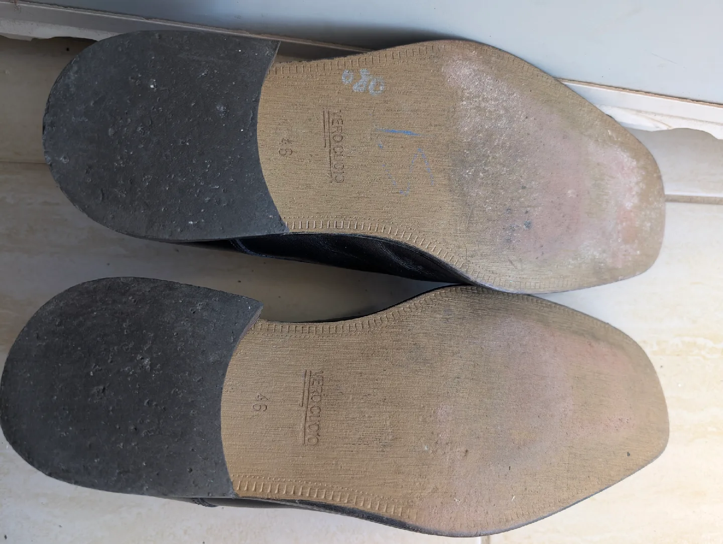 Vero Cuoio Black Leather Ankle Boots - Size 46 (US 12) image indicator(4)