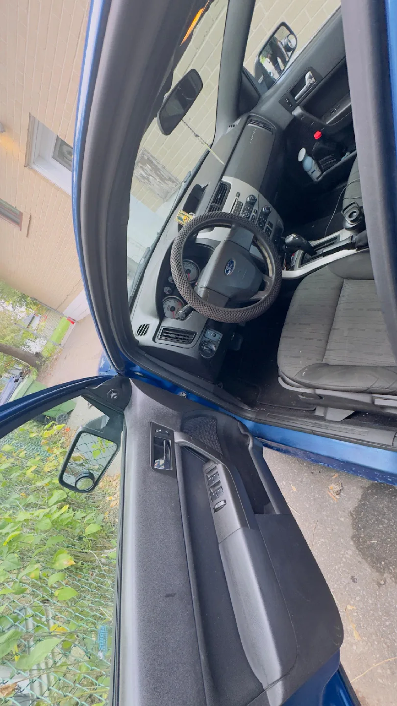 🚗 Ford Focus SE – Excellent Condition! image indicator(5)