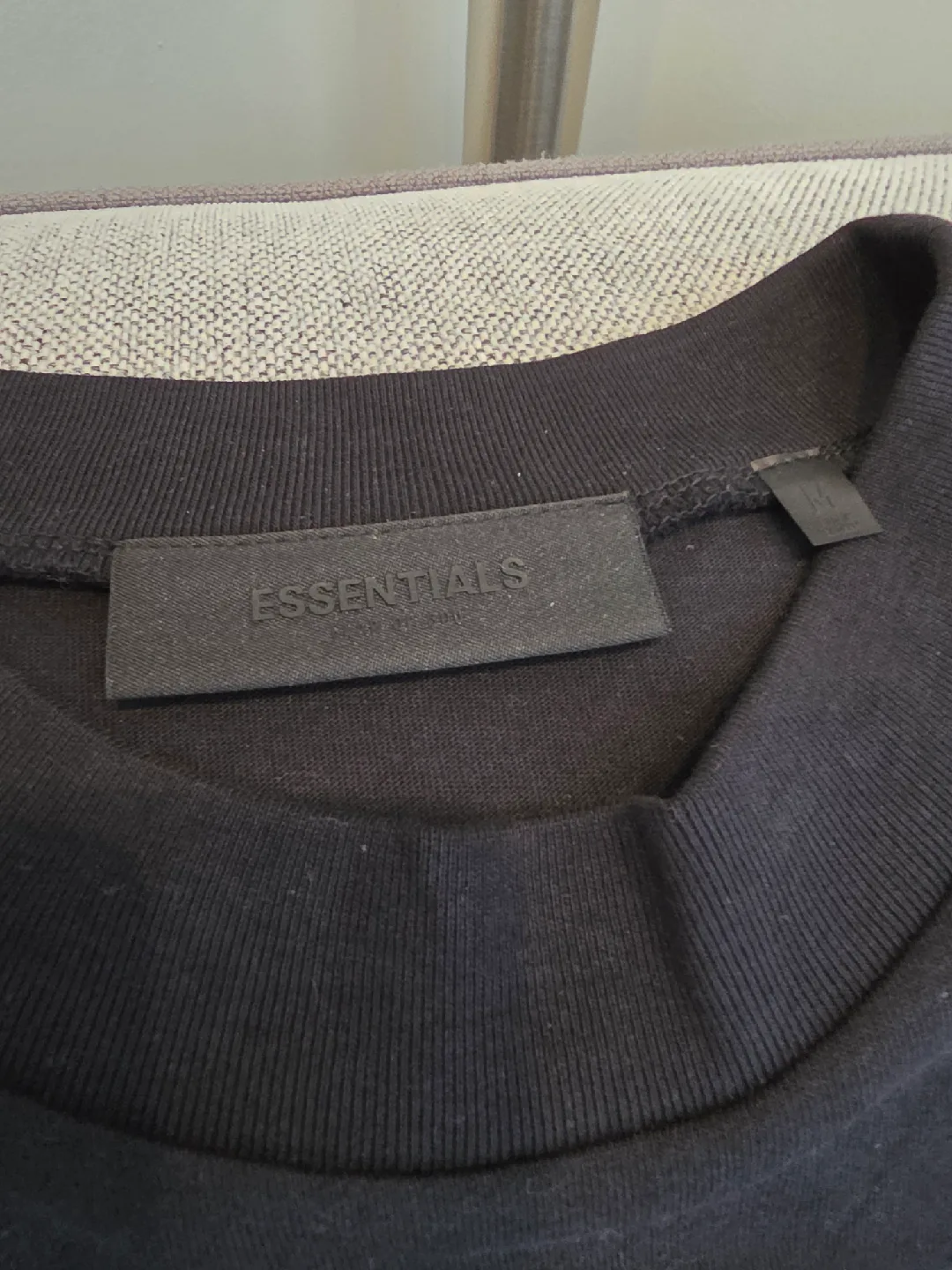 New ESSENTIALS Fear of God Black T-Shirt - Size M image indicator(3)