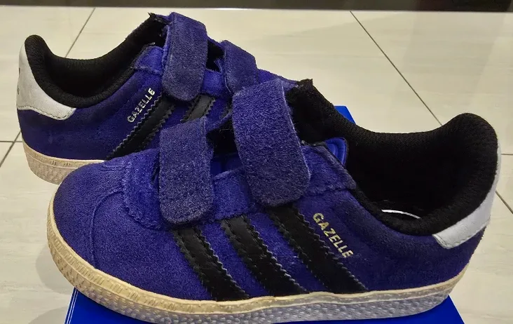 Cute Adidas Blue Suede Gazelle Shoes! - Size 7 Kids image indicator(3)