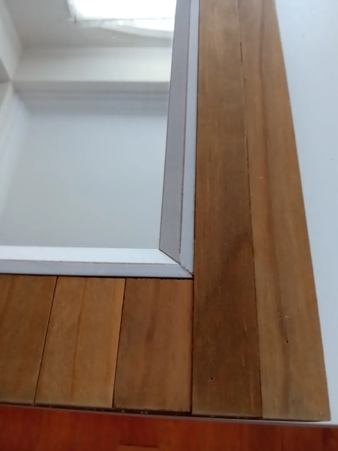 Wood Framed Wall Mirror image indicator(2)