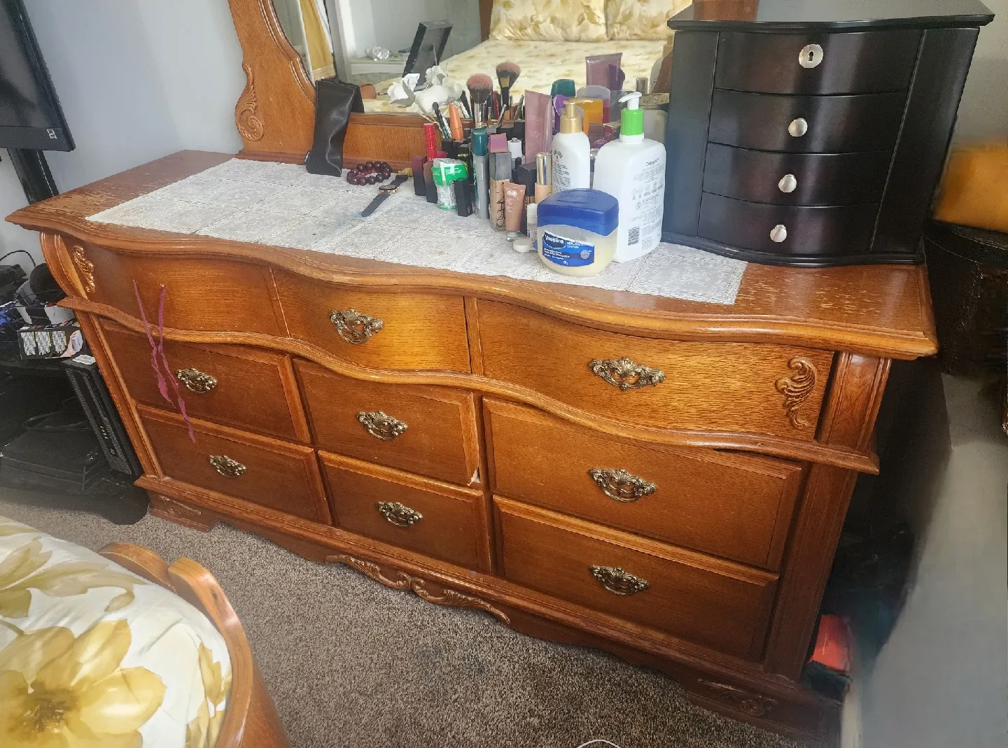 Bedroom Set - Bed, Dresser image indicator(4)