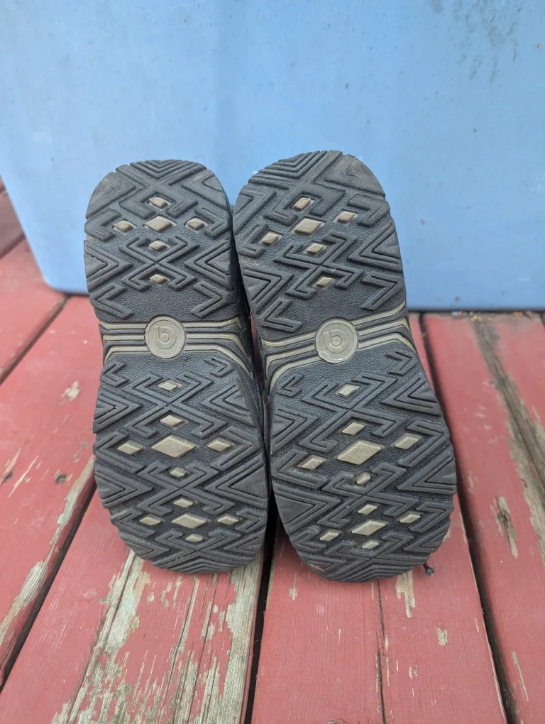 Boys sz 5 winter boots image indicator(5)