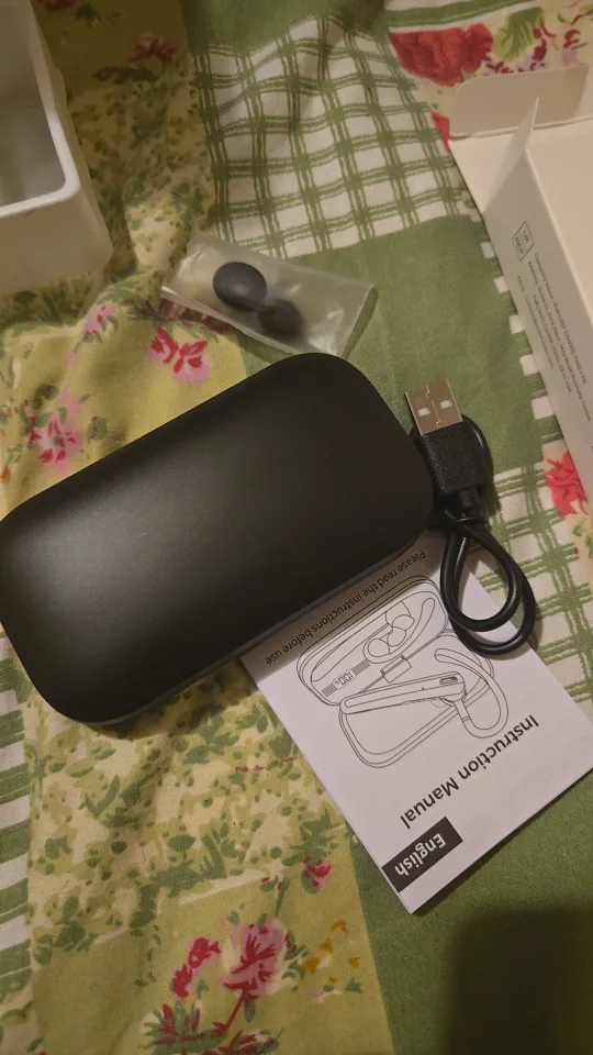 Bluetooth Headset with Case & Accessories image indicator(2)