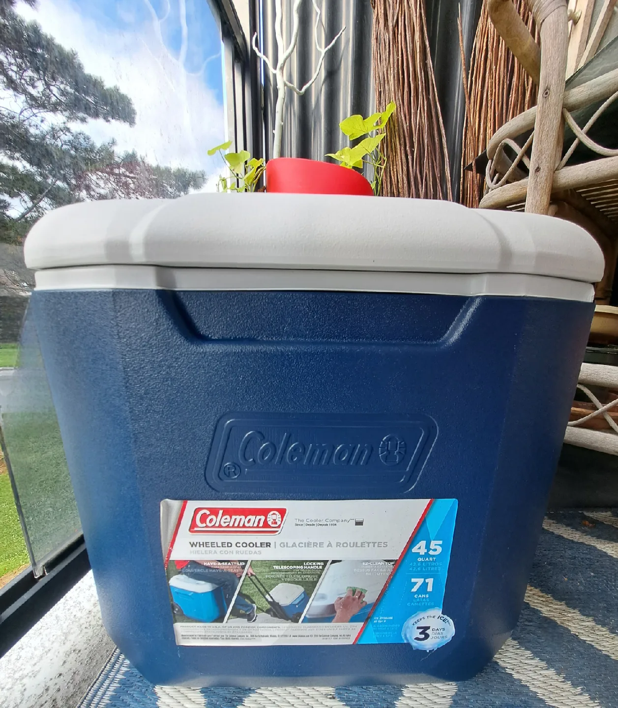 Coleman 45 Quart Wheeled Cooler image indicator(8)