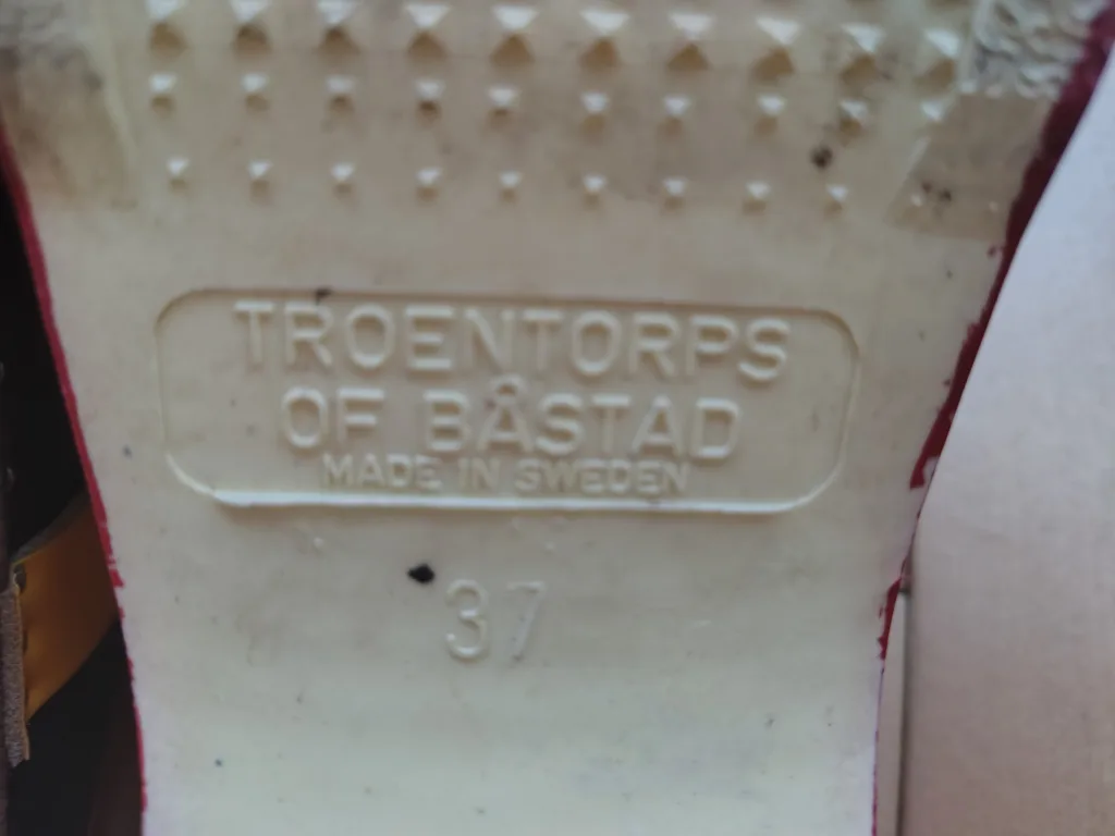 Swedish - Hand Painted Clogs Size 37 image indicator(6)