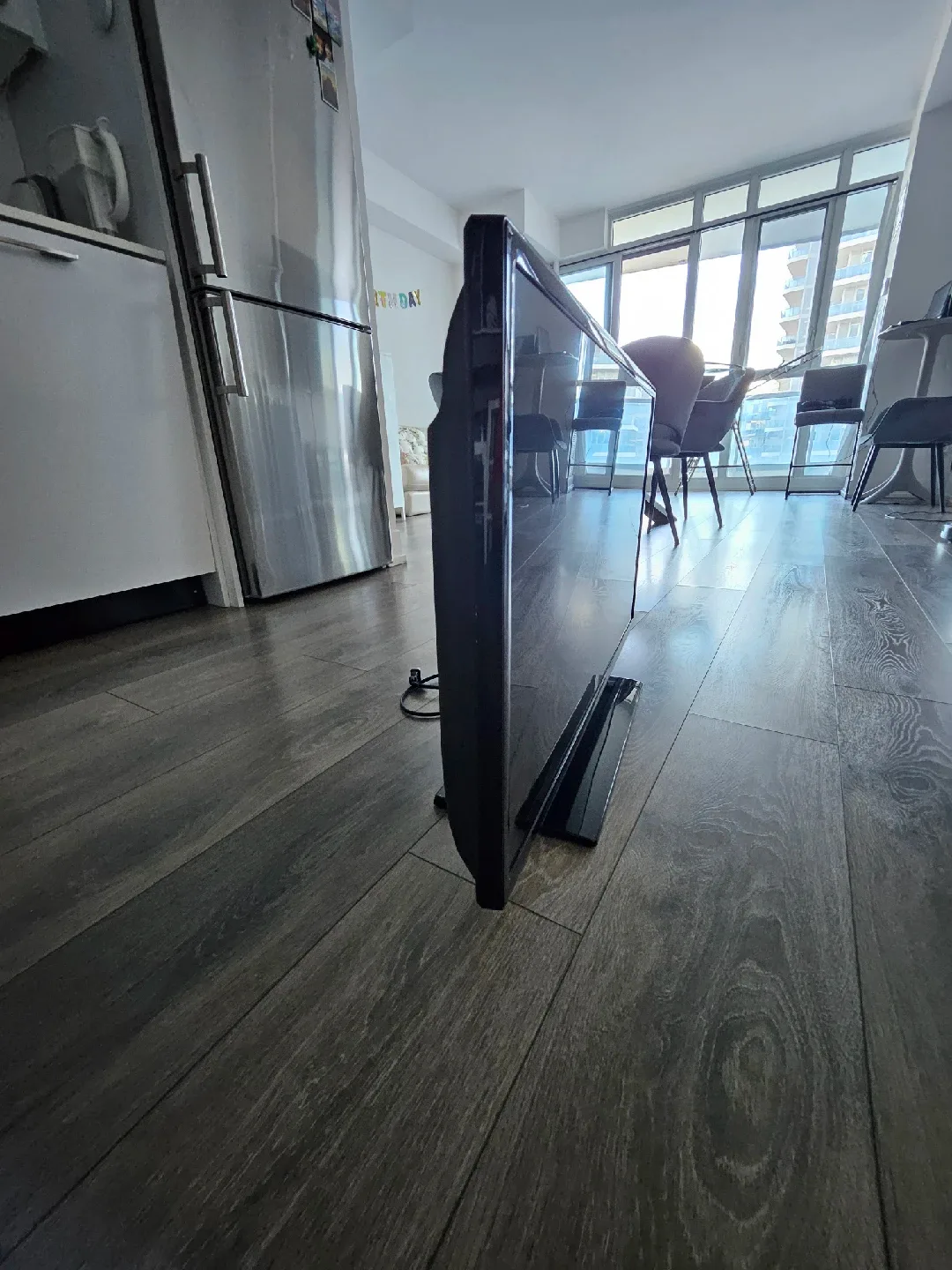 Samsung LCD TV - Great Condition image indicator(3)