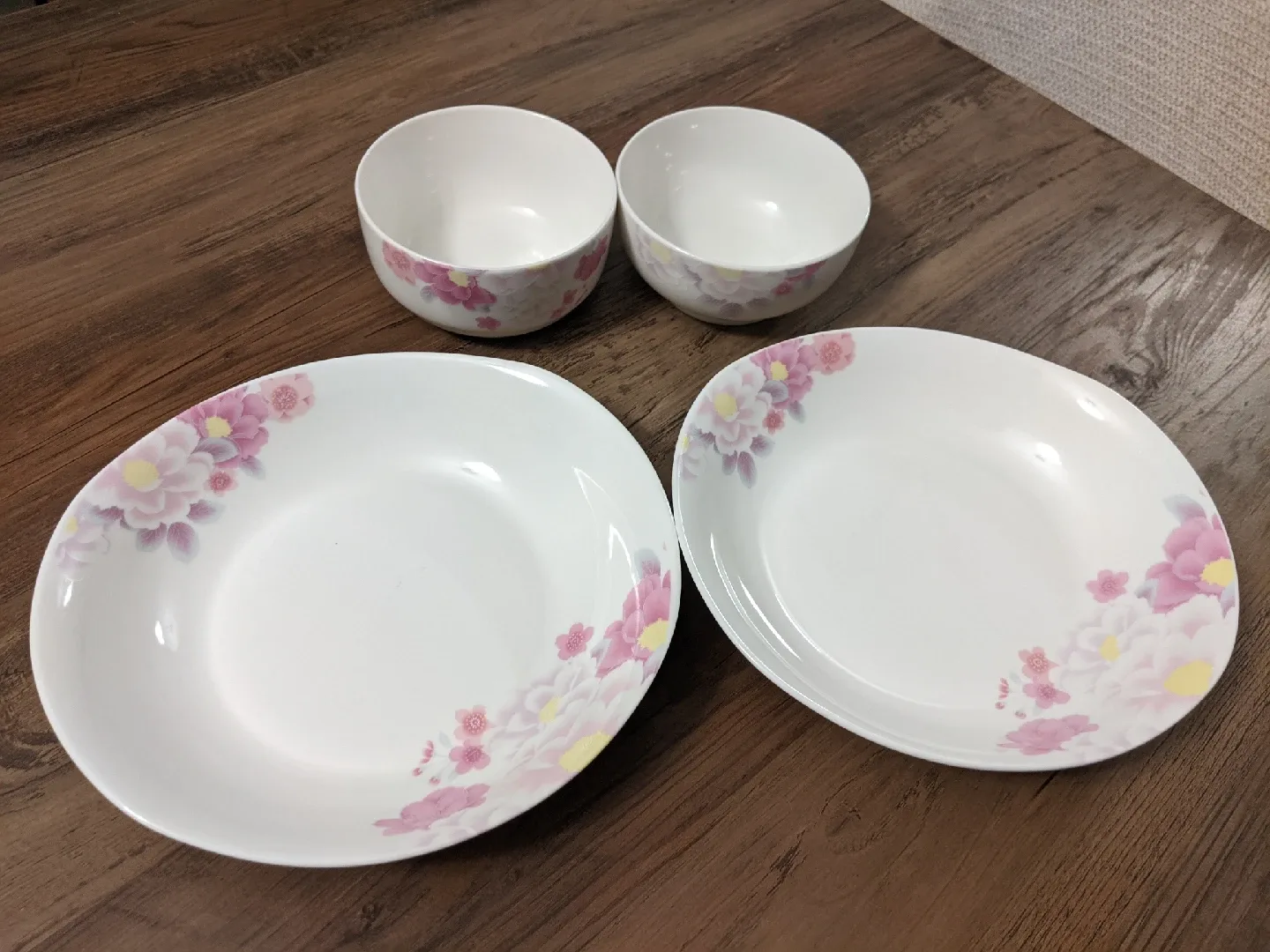 Mixed Dishes and Bowls image indicator(9)