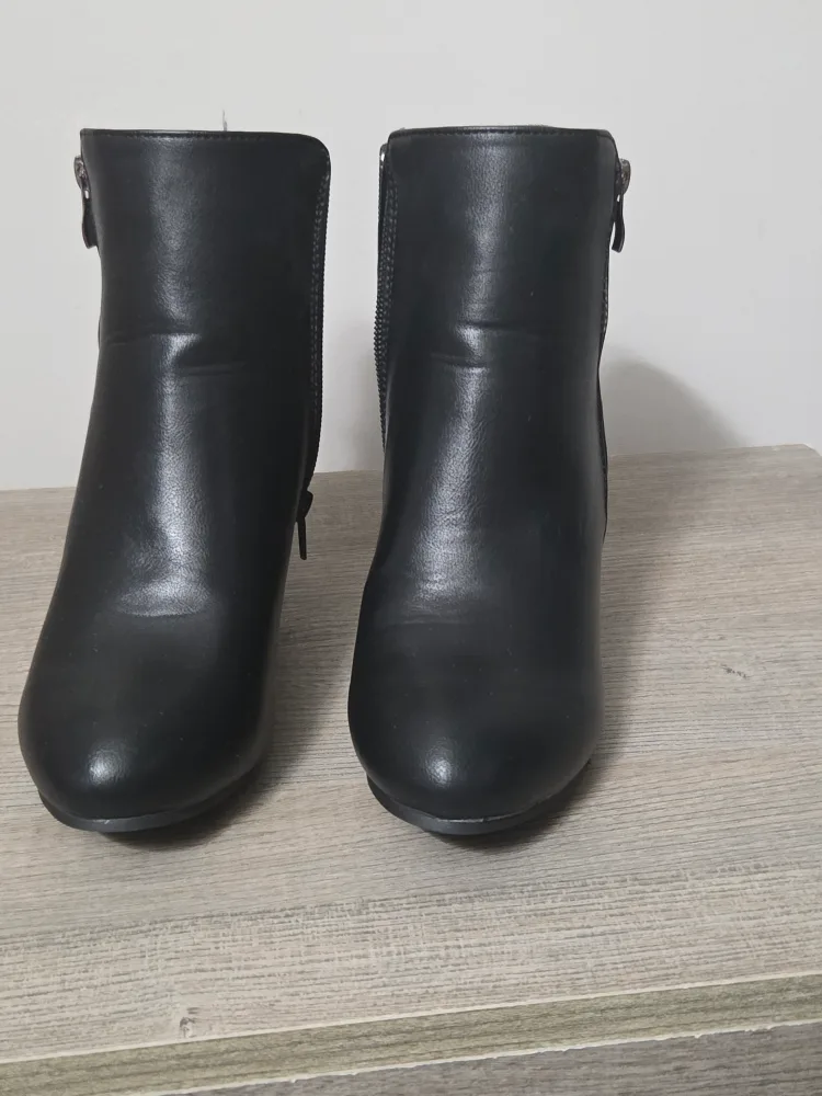 Black Ankle Boots image indicator(3)