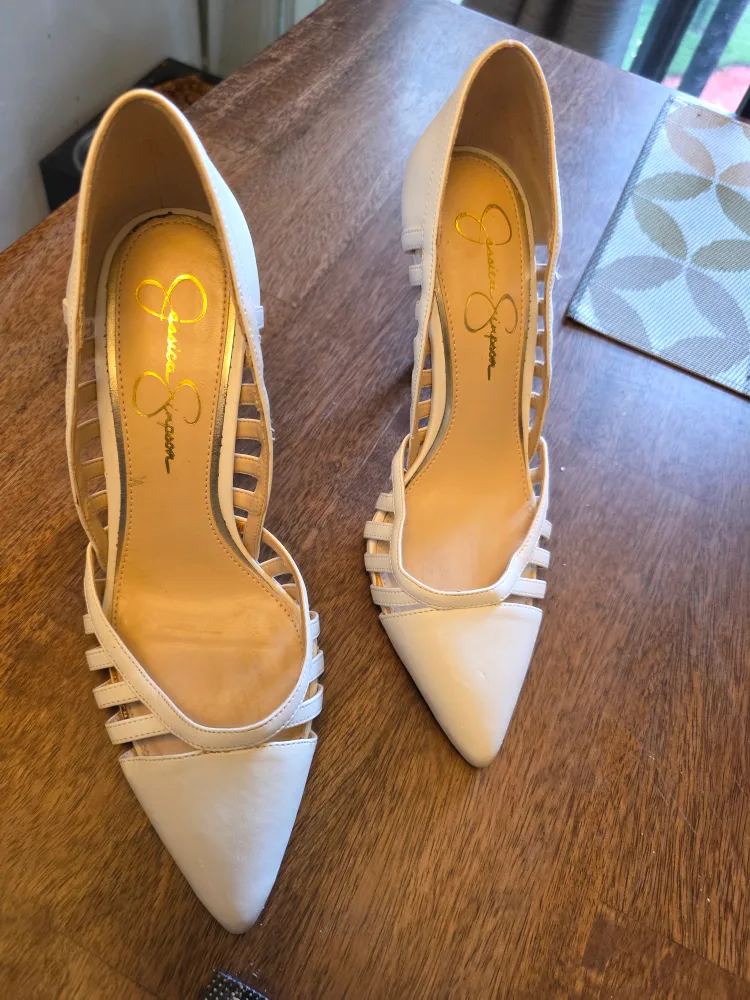 Jessica Simpson White Heels - Size 10 image indicator(5)