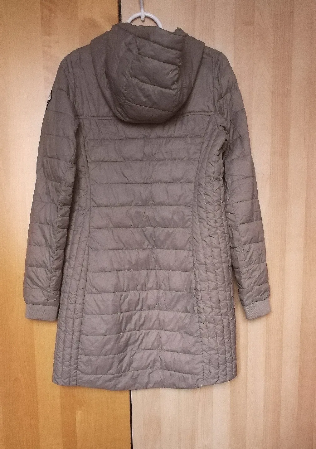 Hollister Light Puffer Jacket - Size S image indicator(3)