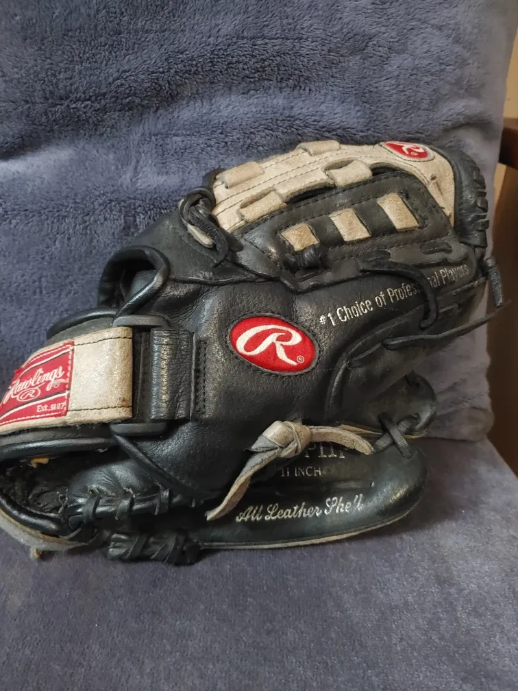 Rawlings CTCPP11 11" Baseball Glove thumbnail