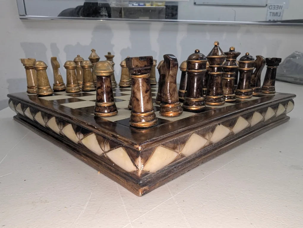 Stunning Faux-Bone Inlaid Chess Set. Decorative & Complete! image indicator(4)