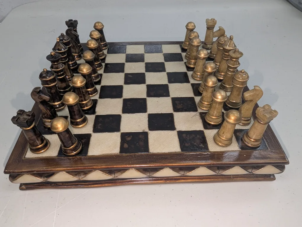Stunning Faux-Bone Inlaid Chess Set. Decorative & Complete! image indicator(8)