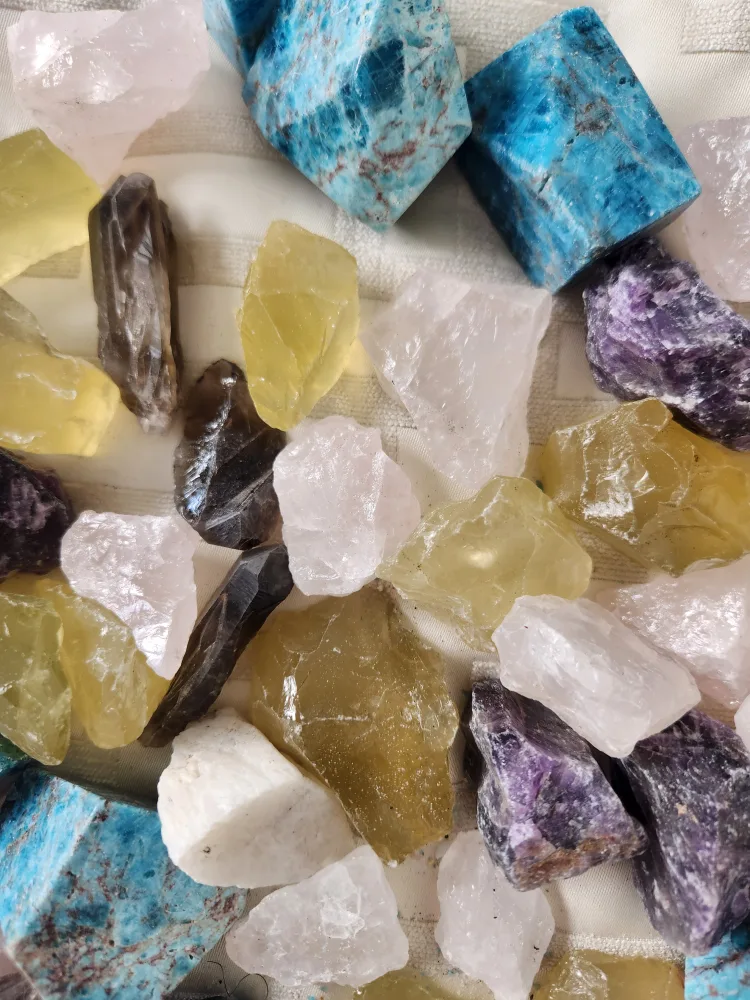 Assorted Crystals and Gemstones image indicator(3)