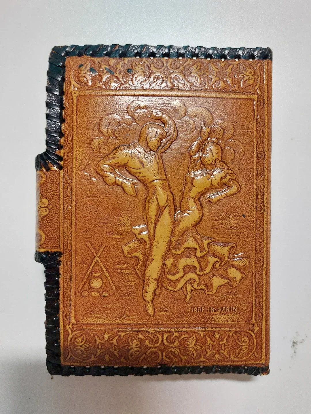 Vintage Leather Card Case with Playing Cards image indicator(2)