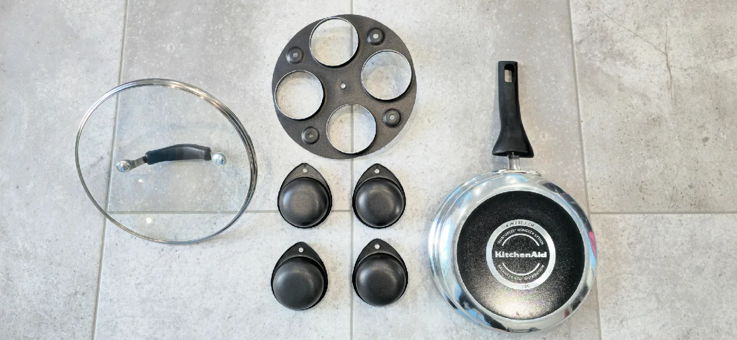 KitchenAid 4 Egg Non-Stick Poacher Pan image indicator(3)