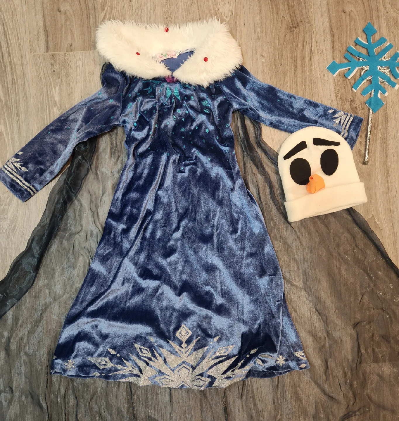 Elsa dress ❄️⛄️ thumbnail